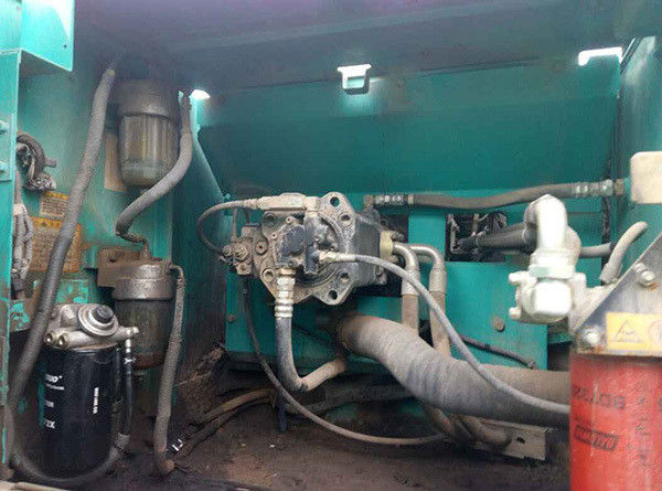 Χρησιμοποιούμενος υδραυλικός εξορυκτής Kobelco260 / Χρησιμοποιούμενος Ιαπωνία Αρχικός μεταχειρισμένος εξορυκτής Kobelco260 αρχικός Ιαπωνία