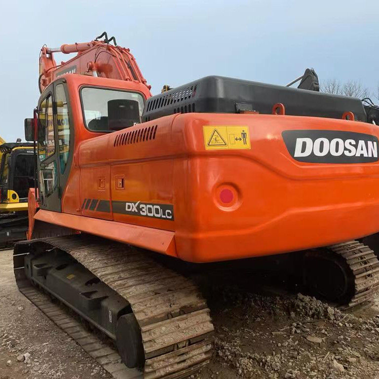 Χρησιμοποιούμενη εκσκαφέας Doosan DX300 χρησιμοποιούμενη εκσκαφέας Doosan DX300LC DX225 DH225 σε καλή κατάσταση με χαμηλή τιμή