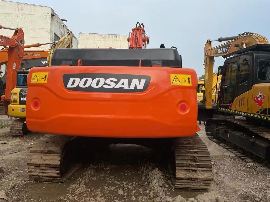 Χρησιμοποιούμενη εκσκαφέας Doosan DX300 χρησιμοποιούμενη εκσκαφέας Doosan DX300LC DX225 DH225 σε καλή κατάσταση με χαμηλή τιμή
