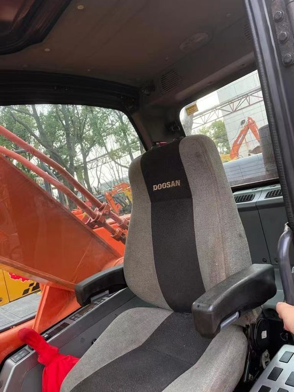 Χρησιμοποιούμενη εκσκαφέας Doosan DX300 χρησιμοποιούμενη εκσκαφέας Doosan DX300LC DX225 DH225 σε καλή κατάσταση με χαμηλή τιμή