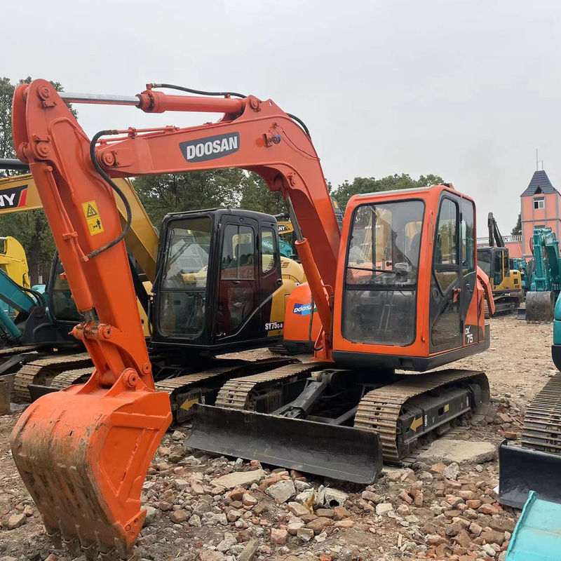 Χρησιμοποιούμενο μίνι εξορυκτήρα Doosan DX75 μικρός εξορυκτής χρησιμοποιούμενο μηχάνημα 6 τόνων χειροκίνητος εξορυκτής γης μικρός εξορυκτής
