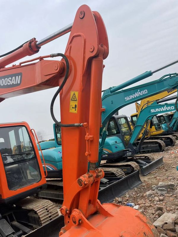 Χρησιμοποιούμενα μηχανήματα Doosan DX75 μικρός σκάφτης χρησιμοποιείται ελαστικό μονοπάτι μίνι σκάφτες εκσκαφείς χέρι