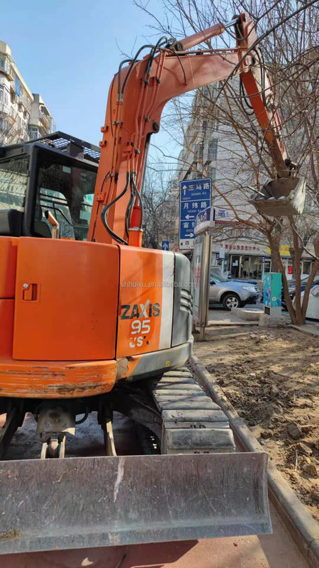 Χρησιμοποιούμενη μίνι σκάφτρα Hitachi ZX75 φθηνή τιμή Καλή ποιότητα μεταχειρισμένη υδραυλική σκάφτρα