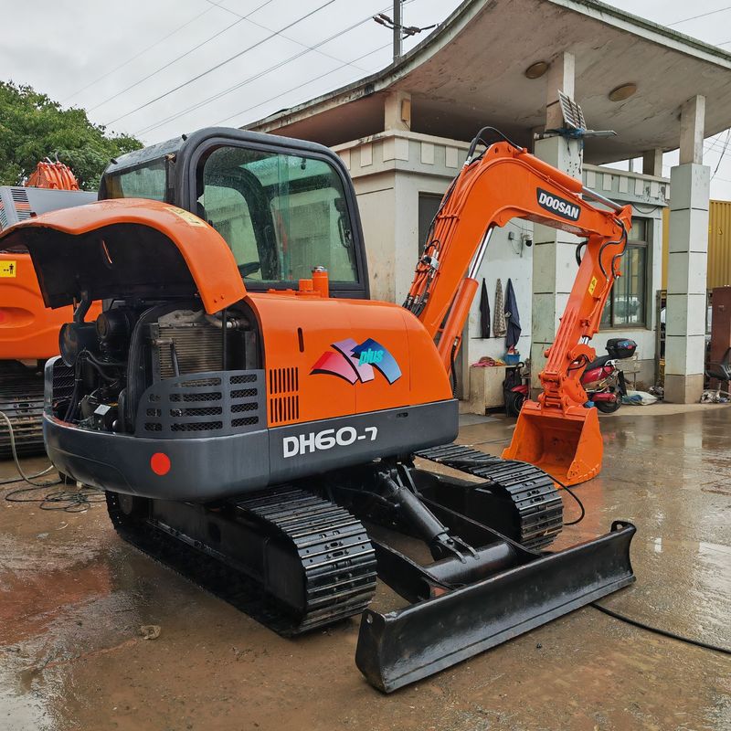 χρησιμοποιημένη εκσκαφική μηχανή doosan dh60/ δευτερεύον χειριστήριο doosan εκσκαφική μηχανή doosan dh60 σε πώληση