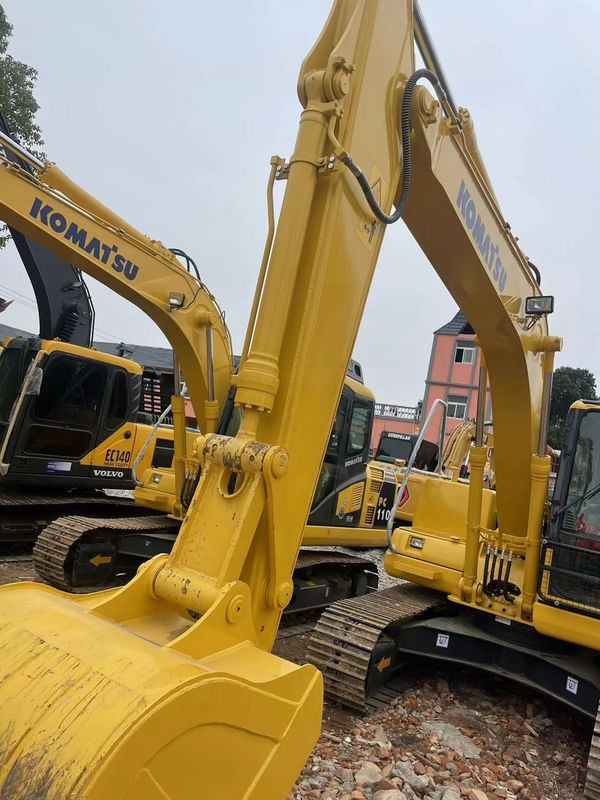 Χρησιμοποιούμενη χερσαία σκάφτρα Komatsu PC130 χρησιμοποιημένα μηχανήματα 13 τόνων Χρησιμοποιούμενες χερσαίες σκάφτριες πόστ τρύπες μεταχειρισμένες σκάφτριες για πώληση