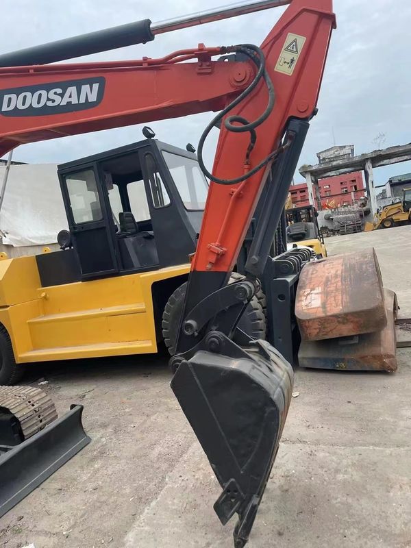 Το αρχικό μεταχειρισμένο εξορυκτικό Doushan DH55 είναι σε καλή κατάσταση ισχυρό και εύκολη συντήρηση