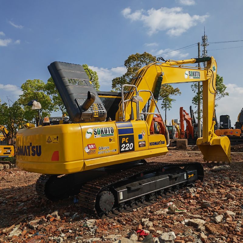 22 τόνους Χρησιμοποιούμενος εξορυκτής Komatsu PC 220 8 Δεύτερο χέρι Komatsu PC220 8